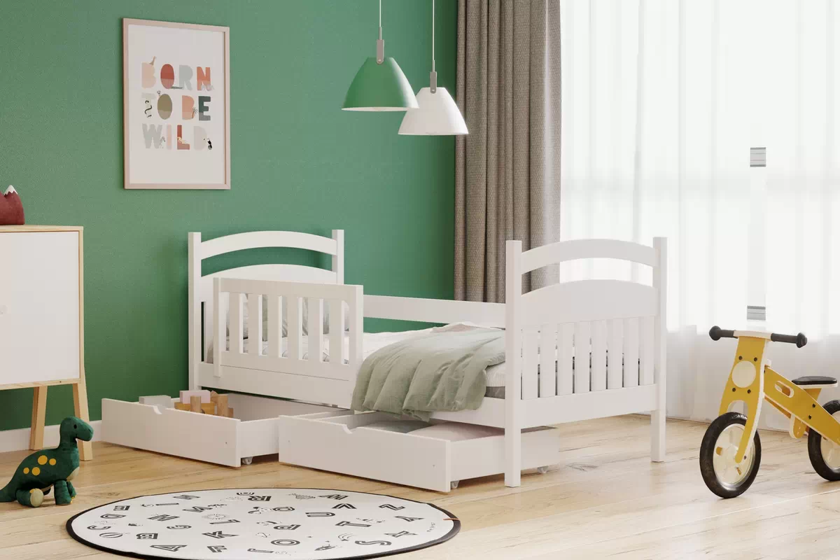 Łóżko dziecięce drewniane Amely - biały, 70x140 Łóżko dziecięce drewniane Amely - kolor biały - aranżacja