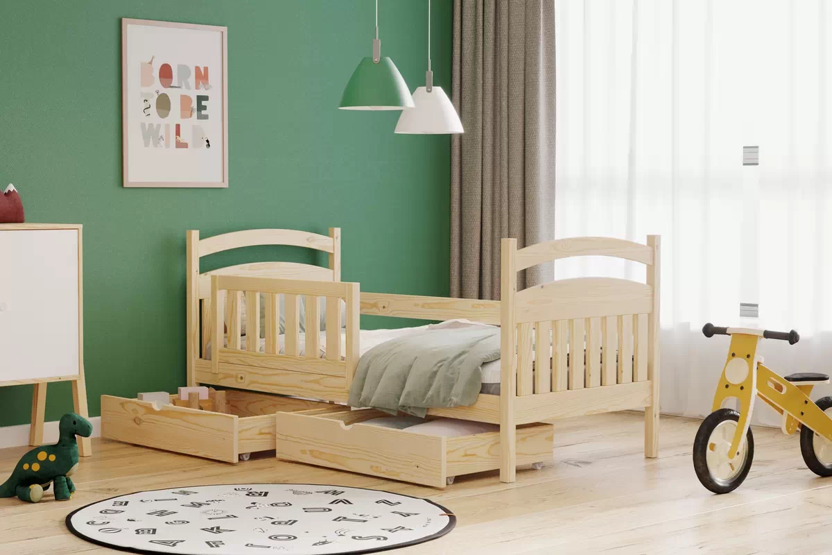 Łóżko dziecięce drewniane Amely - sosna, 80x190 Łóżko dziecięce drewniane Amely - kolor sosna - aranżacja
