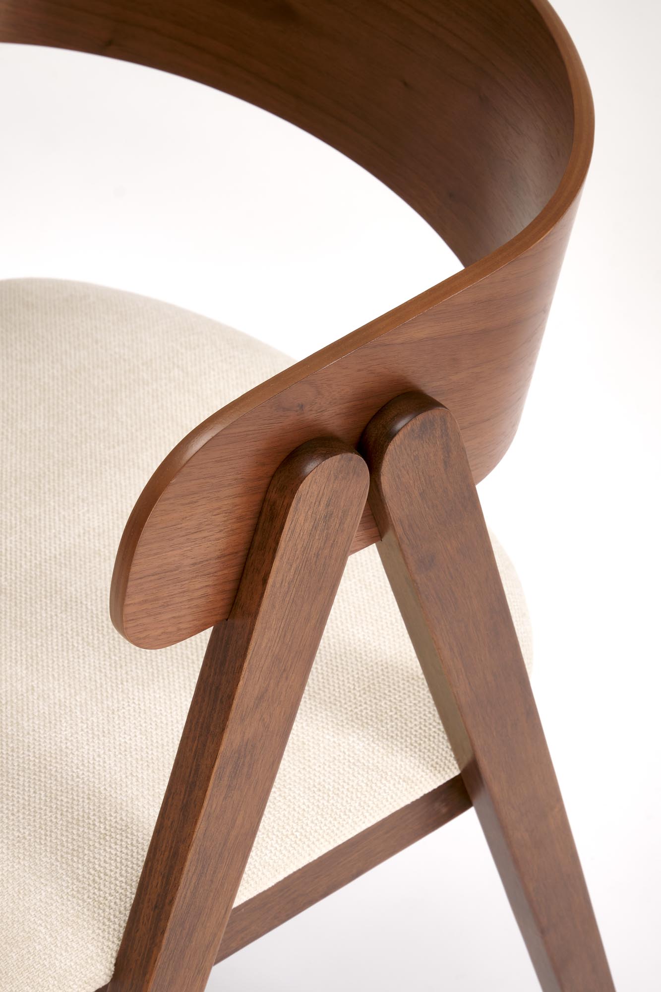 Krzesło drewniane K562 - orzech / jasny beżowy Krzesło drewniane K562 - orzech / jasny beżowy