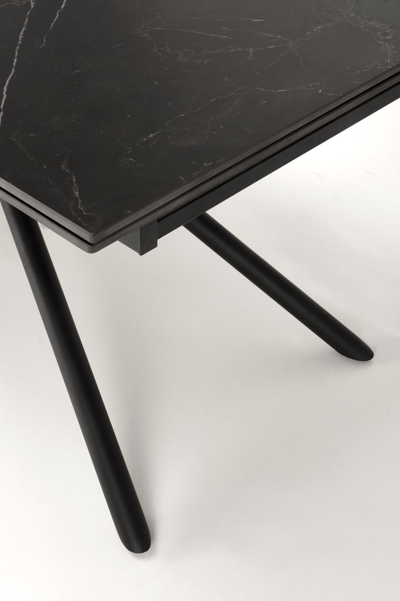 Stół rozkładany Vitorino 160-220x90 cm - czarny marmur / czarne nogi Stół rozkładany Vitorino 160-220x90 cm - czarny marmur / czarne nogi