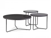 Zestaw okrągłych stolików kawowych Artemida z metalowymi nogami - szary / czarny Zestaw okrągłych stolików kawowych Artemida z metalowymi nogami - szary / czarny - 3 elementy 